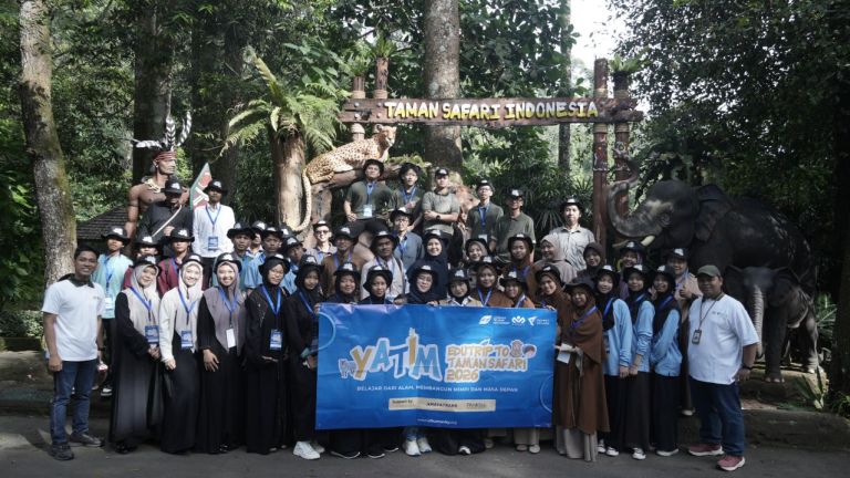 LPM Dompet Dhuafa dan Anayatrans Hibur Anak Yatim dengan Rekreasi Edukatif di Taman Safari Bogor