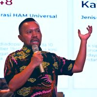Wenseslaus Manggut: Jurnalis Harus Independen Saat Liput Isu HAM