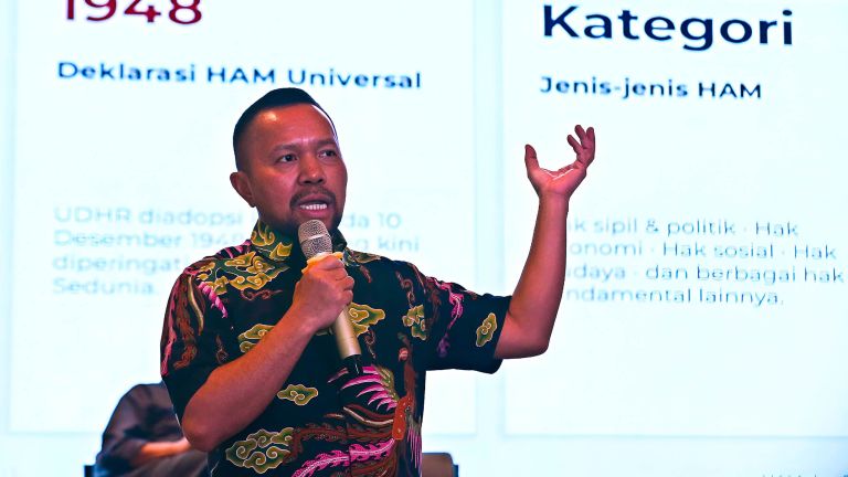 Wenseslaus Manggut: Jurnalis Harus Independen Saat Liput Isu HAM