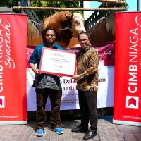CIMB Niaga Syariah Serahkan Hewan Kurban Berupa Sapi Limosin Melalui Muhammadiyah