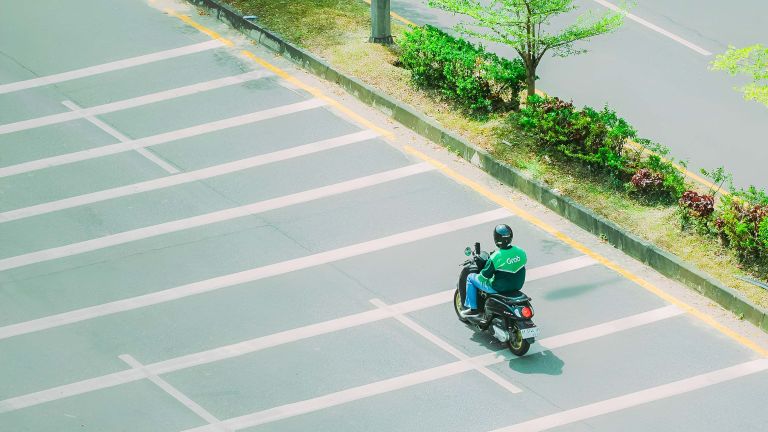 Dampak Komisi Ojol 8%, Ekonom INDEF Sebut Aplikator Bisa Andalkan Ekosistem Digital