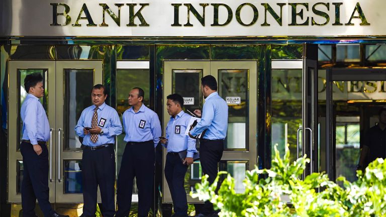 Rupiah Anjlok ke Rp18.000 per Dolar AS, Bank Indonesia Buka Suara