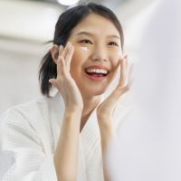 Bikin Wajah Auto Kenyal, Ini 5 Tips Rawat Kulit ala Dokter Kecantikan