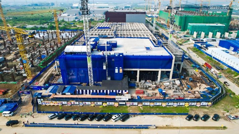PLN Fasilitasi Listrik Data Center Hingga 2x725 MVA untuk Digital Edge Indonesia