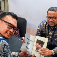 Qodari Luncurkan Buku Presiden Solusi