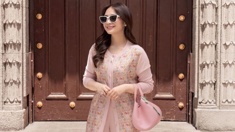Gandeng Nagita Slavina, Buttonscarves Rilis Wardrobe Collection Terlengkap