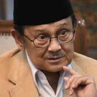 Mengapa BJ Habibie Disebut Bapak Teknologi Indonesia? Ini Jejak Inovasi dan Prestasinya…