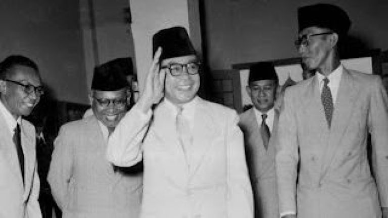 Biografi Mohammad Hatta: Wakil Presiden Pertama RI yang Gemar Membaca Buku dan Aktif Berorganisasi