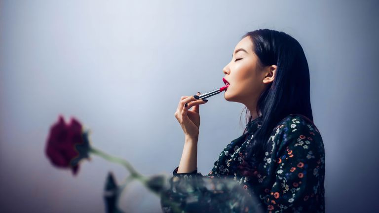 7 Kesalahan Makeup yang Bikin Wajah Terlihat Lebih Tua, Hindari Ya!