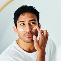 5 Mitos Tabir Surya yang Masih Dipercaya Pria, Jangan Sampai Salah!