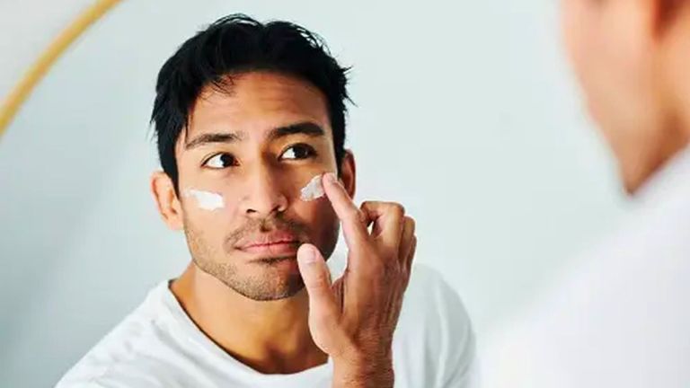 5 Mitos Tabir Surya yang Masih Dipercaya Pria, Jangan Sampai Salah!