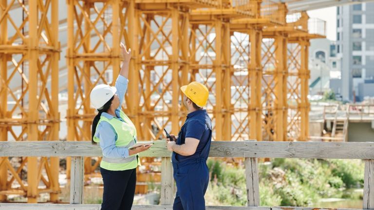 Menjaga Kepercayaan di Balik Pembangunan: Peran PT Surveyor Indonesia Mengawal Industri Nasional yang Berkelanjutan