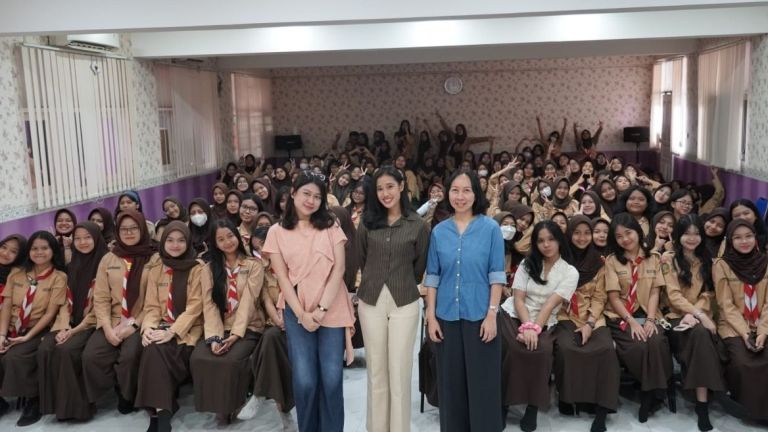 Sambut Hari Lingkungan Hidup, Charm Edukasi 2.000 Siswi dan Luncurkan Pembalut Ramah Lingkungan