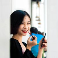 Bukan Hanya soal Cantik, Ini Alasan Lipstik Merah Punya Efek Psikologis Kuat