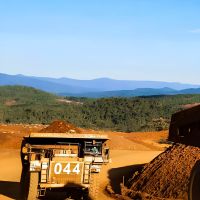 Aspek Keberlanjutan dalam Pengembangan Industri Mineral Kritis