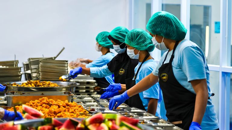Ironi MBG: Papua Kebagian Kurang dari 1% Dapur, Jawa Justru Kuasai Lebih dari Separuh