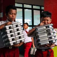 Ironi Tata Kelola Anggaran: Pemerintah Kecolongan Ratusan Miliar ke Dapur MBG yang Belum Beroperasi, Negara Macam Apa Ini?!