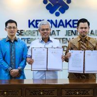 Kemnaker dan Huawei Teken Kerja Sama Pendidikan Vokasi dan Industri