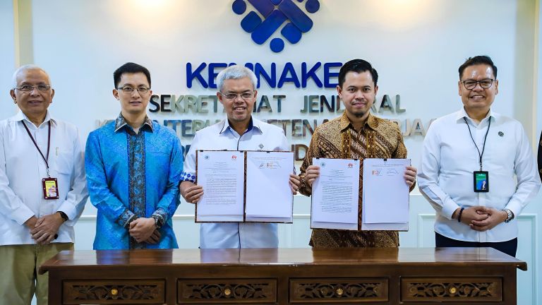 Kemnaker dan Huawei Teken Kerja Sama Pendidikan Vokasi dan Industri