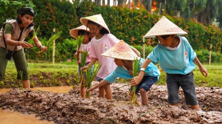 Psikolog: Bermain di Luar Ruangan Bisa Bantu Anak Tumbuh Lebih Mandiri dan Tangguh