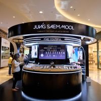 Satu Tahun di Indonesia, JUNGSAEMMOOL Beauty Rayakan Pertumbuhan Pesat Lewat Pop-Up Booth Perdana
