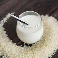 Ingin Rambut Cepat Panjang? Coba Air Beras yang Dicampur 4 Bahan Alami Ini