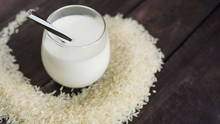 Ingin Rambut Cepat Panjang? Coba Air Beras yang Dicampur 4 Bahan Alami Ini