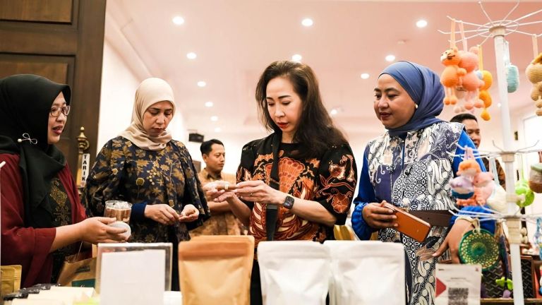 CIMB Niaga Lanjutkan Bantuan Pembiayaan UMKM di Indonesia Timur