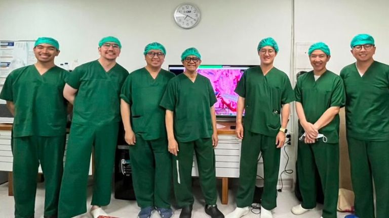 Transplantasi Ginjal Robotik Pertama di Indonesia, Apa Bedanya dengan Operasi Biasa?