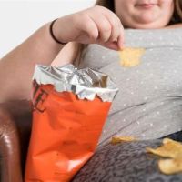 Jangan Kebanyakan! Camilan Ini Bisa Bikin Perut Buncit dan Tingkatkan Risiko Penyakit Jantung