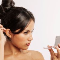 Kenapa Jerawat Bisa Muncul di Telinga? Ternyata Ini Penyebabnya!