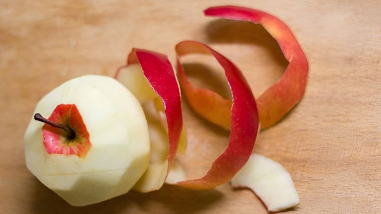 6 Kulit Buah yang Sebaiknya Jangan Langsung Dibuang