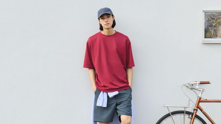 Satu T-Shirt, Banyak Gaya: Kunci Capsule Wardrobe yang Praktis