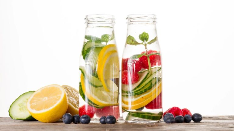 Sparkling Water vs Infused Water, Mana yang Lebih Baik untuk Diet?