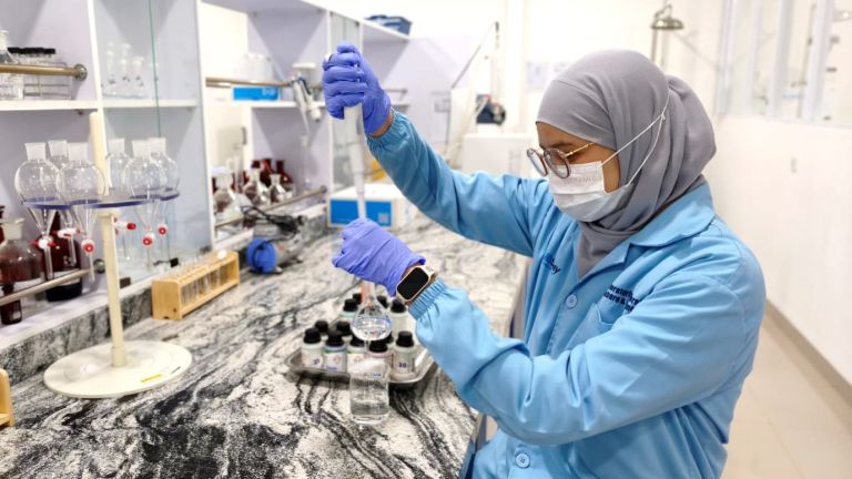 Dari Air Limbah hingga Emisi: Peran PT Surveyor Indonesia Menjaga Kepatuhan Lingkungan Industri