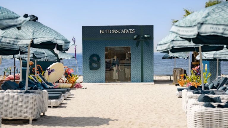 Land's End PIK 2 Disulap Jadi Lautan Teal! Yuk, Intip Keseruan Liburan Urban ala Buttonscarves Tropical Paradise Takeover