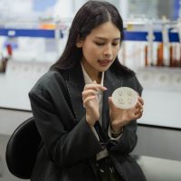 Maudy Ayunda bersama ITB Ciptakan Formula Anti-Jerawat dari Minyak Sulawesi, Intip Yuk!