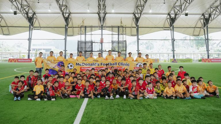 McDonald’s Indonesia Buka Football Clinic, 200 Anak Dilatih Langsung Indra Sjafri