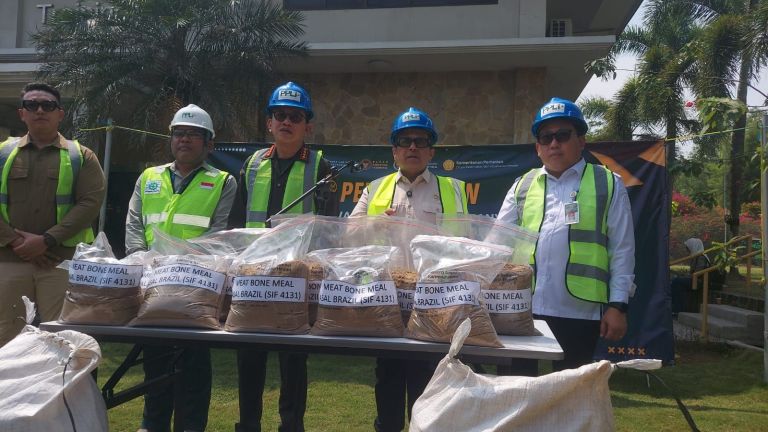 Barantin BPJPH dan Kementan Musnahkan 312 Ton Meat Bone Meal Mengandung Babi
