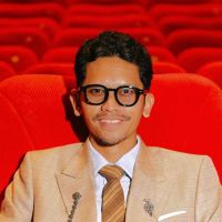 Profil dan Jejak Karier Sadana Agung, Pemeran Jon di Film ‘Ketok Mejik’