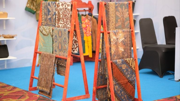 Memanfaatkan Limbah Kelapa Sawit Jadi Produk UMKM