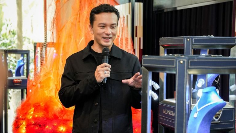 Nicholas Saputra Ungkap Karakter Blue Sapphire dan Ruby Terbaik dari Berbagai Negara