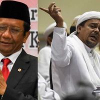 Habib Rizieq Semprot Mahfud MD: Dulu Lu Bubarin FPI, Sekarang Teriak Amar Ma'ruf Nahi Mungkar!