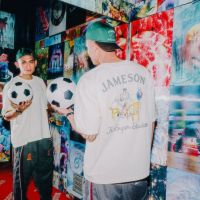 Jameson Irish Whiskey Gandeng J Balvin dan Kidsuper untuk Rayakan Semangat Kebersamaan Penggemar Sepak Bola