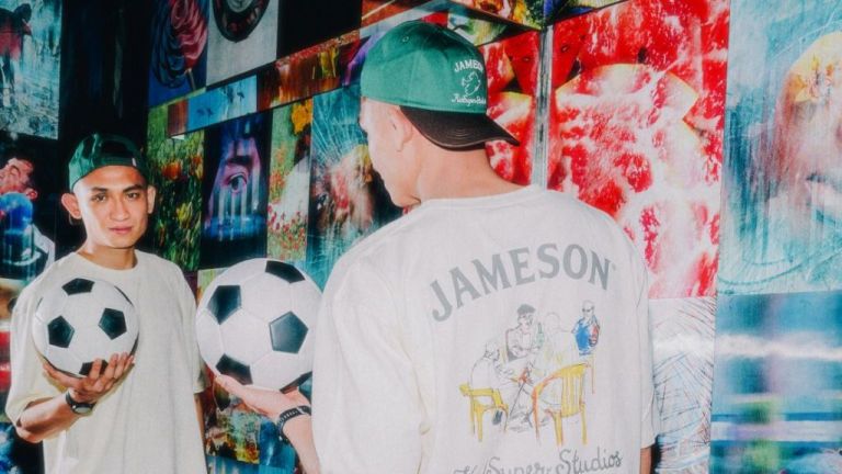 Jameson Irish Whiskey Gandeng J Balvin dan Kidsuper untuk Rayakan Semangat Kebersamaan Penggemar Sepak Bola