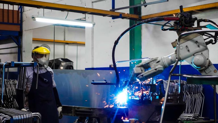 CINT Catatkan Kenaikan Laba Tahun Berjalan 384% di Semester I-2026