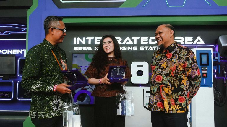 DRMA Perkenalkan Fast Charging Karya Anak Bangsa di GIIAS 2026