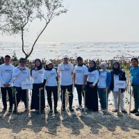 Unicharm Indonesia Restorasi Pantai Karawang dengan Menanam 1.000 Bibit Mangrove
