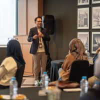 Cara transcosmos Indonesia Mencegah AI Hallucination dalam Layanan Pelanggan agar Tetap Akurat