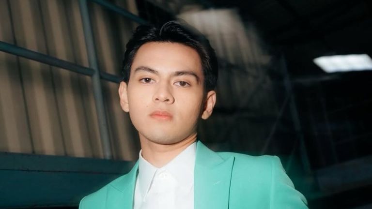 Berkenalan dengan Rey Bong, Meniti Karier dari Model Iklan Sampai Jadi Aktor Film